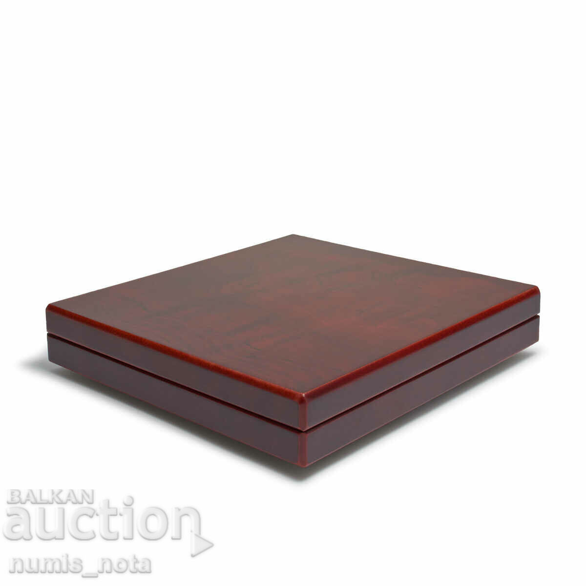 luxury Volterra wooden box for 9 coins in capsules with price 65.00 BGN | € 33.23 luxury Volterra wooden box for 9 coins in capsules with price 65.00 BGN | € 33.23