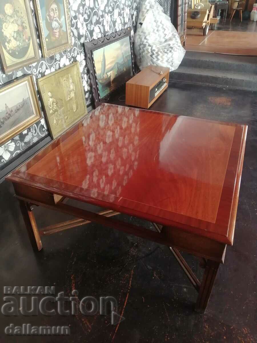 стара дървена маса с цена 260.00 лв. | € 132.94 стара дървена маса с цена 260.00 лв. | € 132.94