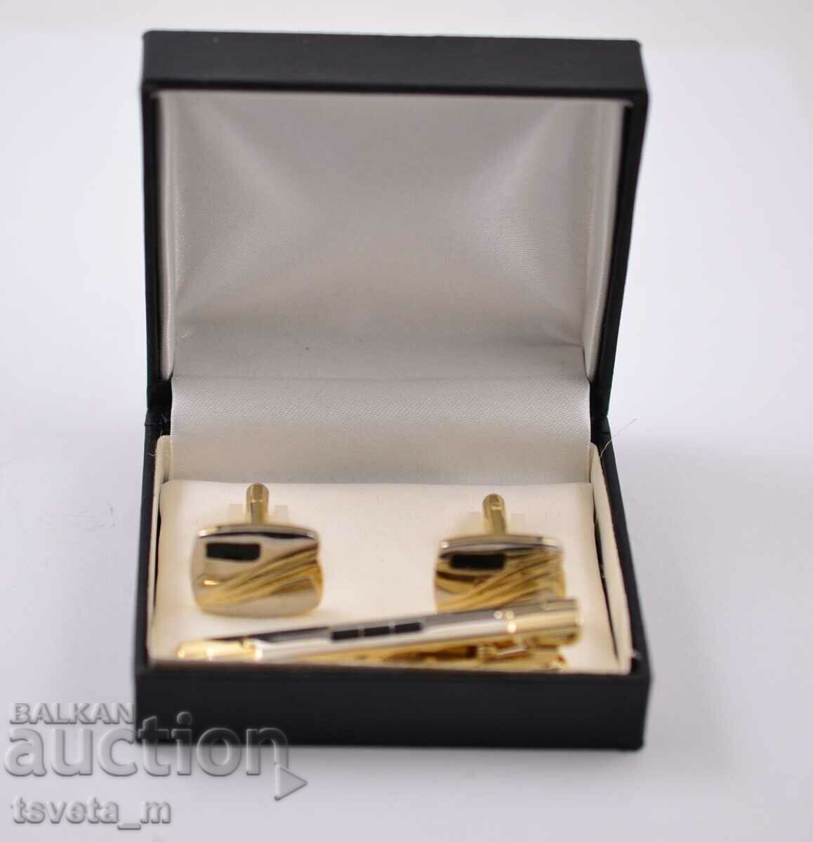Cuff links and tie clip with price 10.00 BGN | € 5.11 Cuff links and tie clip with price 10.00 BGN | € 5.11
