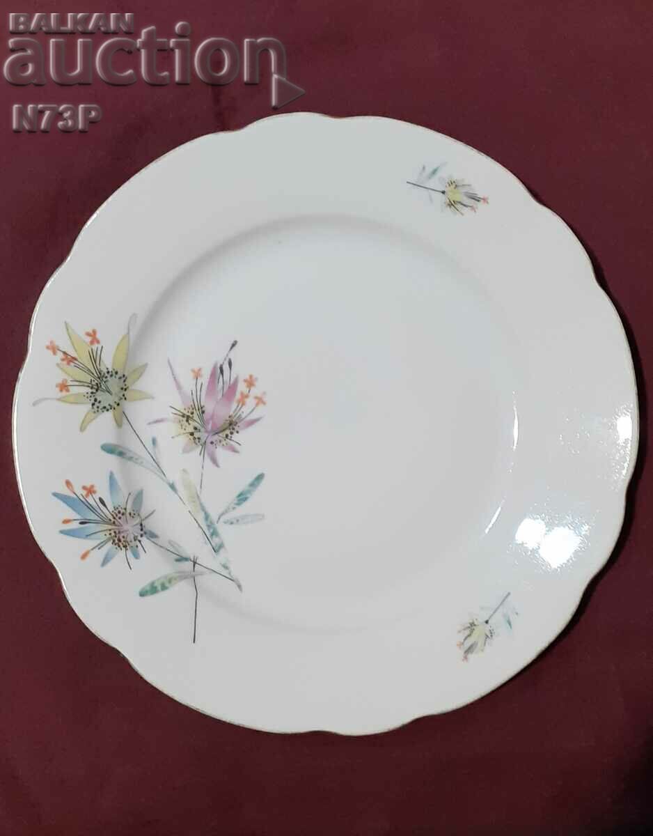 OLD PORCELAIN PLATE. MADE IN CZECHOSLOVAKIA.