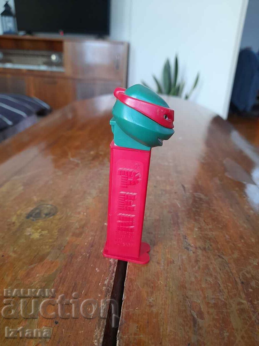 Auction A box of PEZ candy Auction A box of PEZ candy