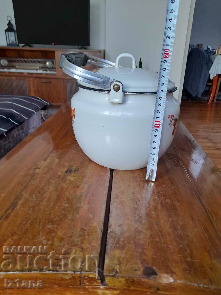 Delivery of Old enamel teapot Delivery of Old enamel teapot