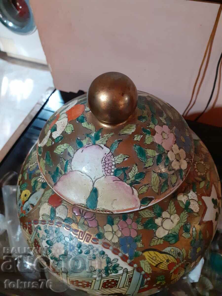 Delivery of Satsuma Satsuma old large vase jar porcelain seal Delivery of Satsuma Satsuma old large vase jar porcelain seal