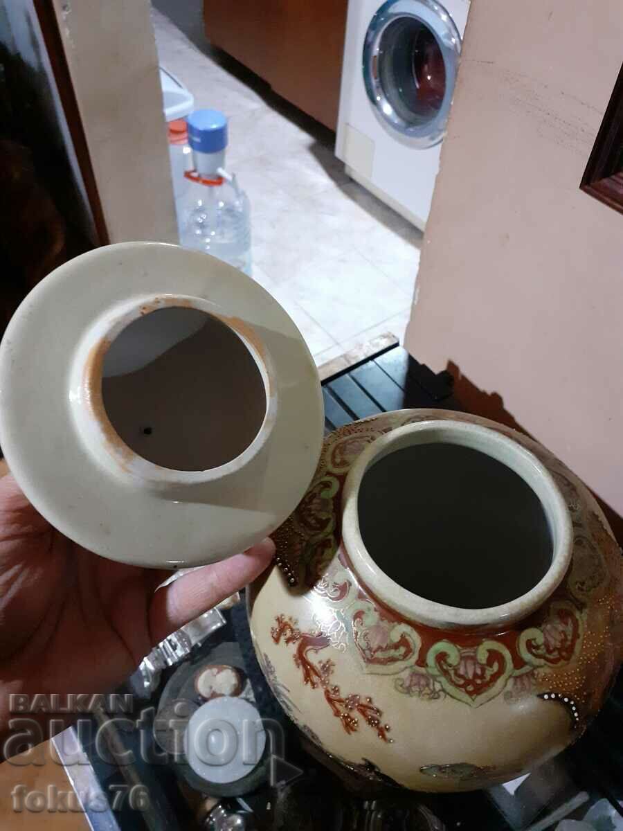 Delivery of Satsuma Satsuma old large vase jar porcelain seal Delivery of Satsuma Satsuma old large vase jar porcelain seal