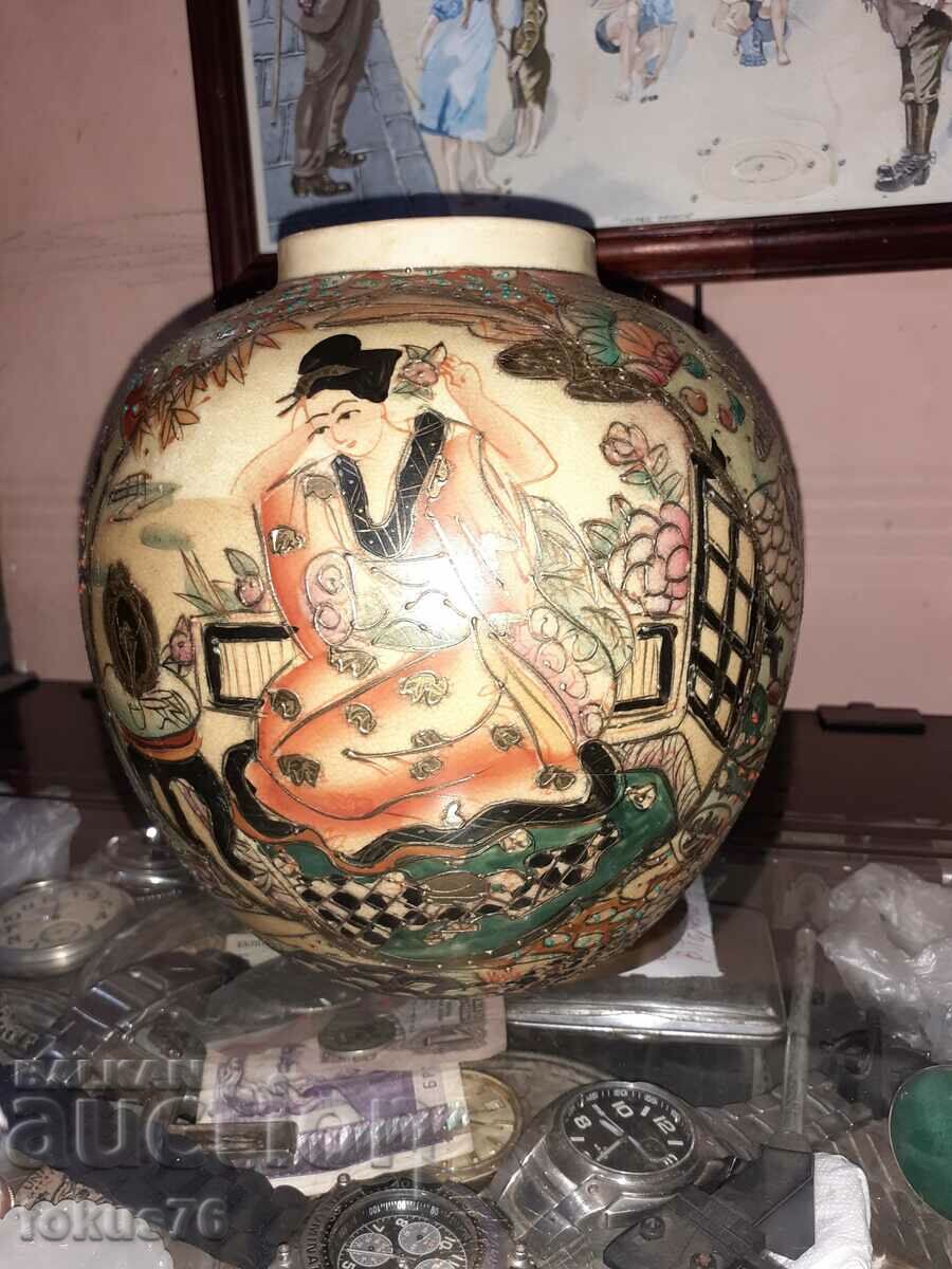 Satsuma Satsuma old vase jar porcelain marked with price 290.00 BGN | € 148.27 Satsuma Satsuma old vase jar porcelain marked with price 290.00 BGN | € 148.27