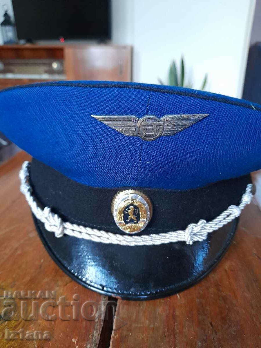 Стара шофьорска фуражка с цена 38.00 лв. | € 19.43 Стара шофьорска фуражка с цена 38.00 лв. | € 19.43