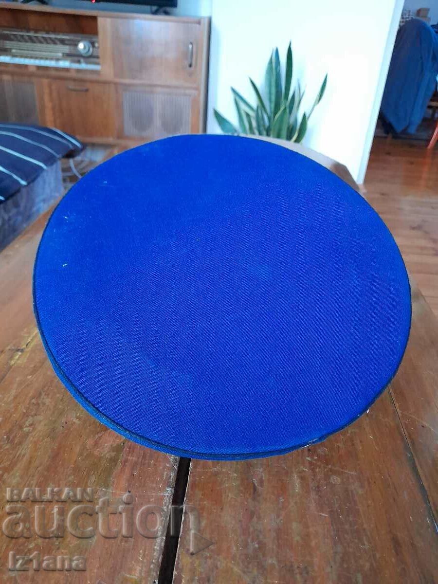 Доставка на Стара шофьорска фуражка Доставка на Стара шофьорска фуражка