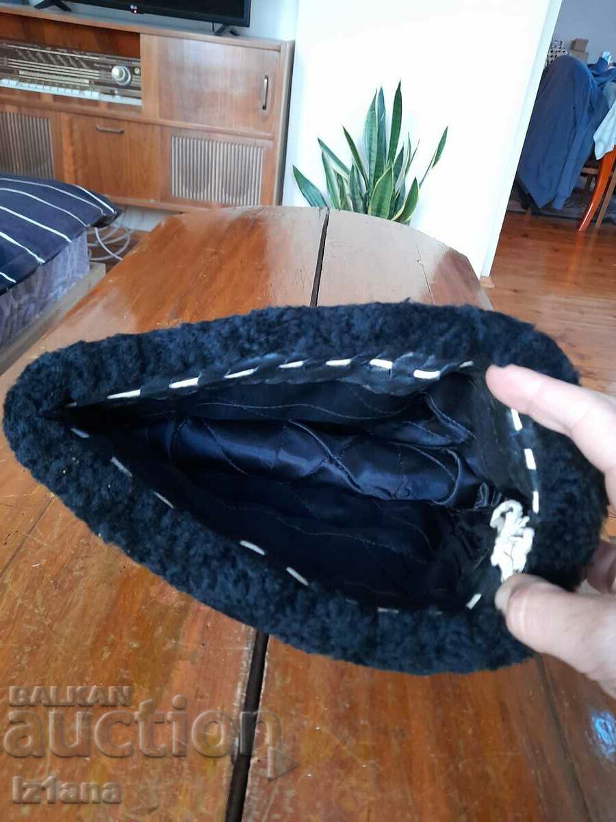 Delivery of Old hat, cap Delivery of Old hat, cap