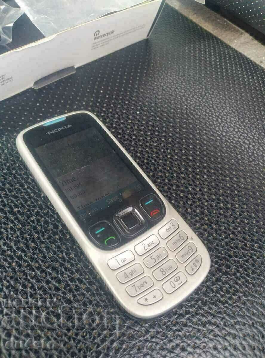 Auction  Nokia 6303 Classic nokia phone, FM radio, camera, Bluetooth