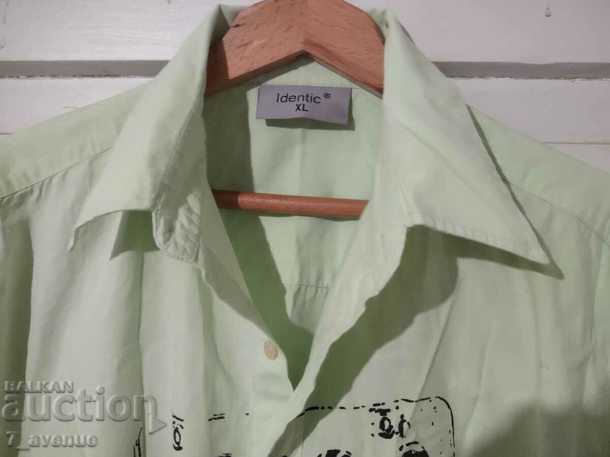 SHIRT, men's, green, modern, VINTAGE 11/29/23 with price 19.00 BGN | € 9.71 SHIRT, men's, green, modern, VINTAGE 11/29/23 with price 19.00 BGN | € 9.71