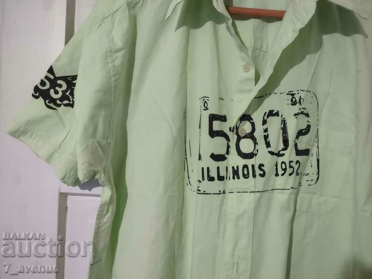 Auction SHIRT, men's, green, modern, VINTAGE 11/29/23 Auction SHIRT, men's, green, modern, VINTAGE 11/29/23