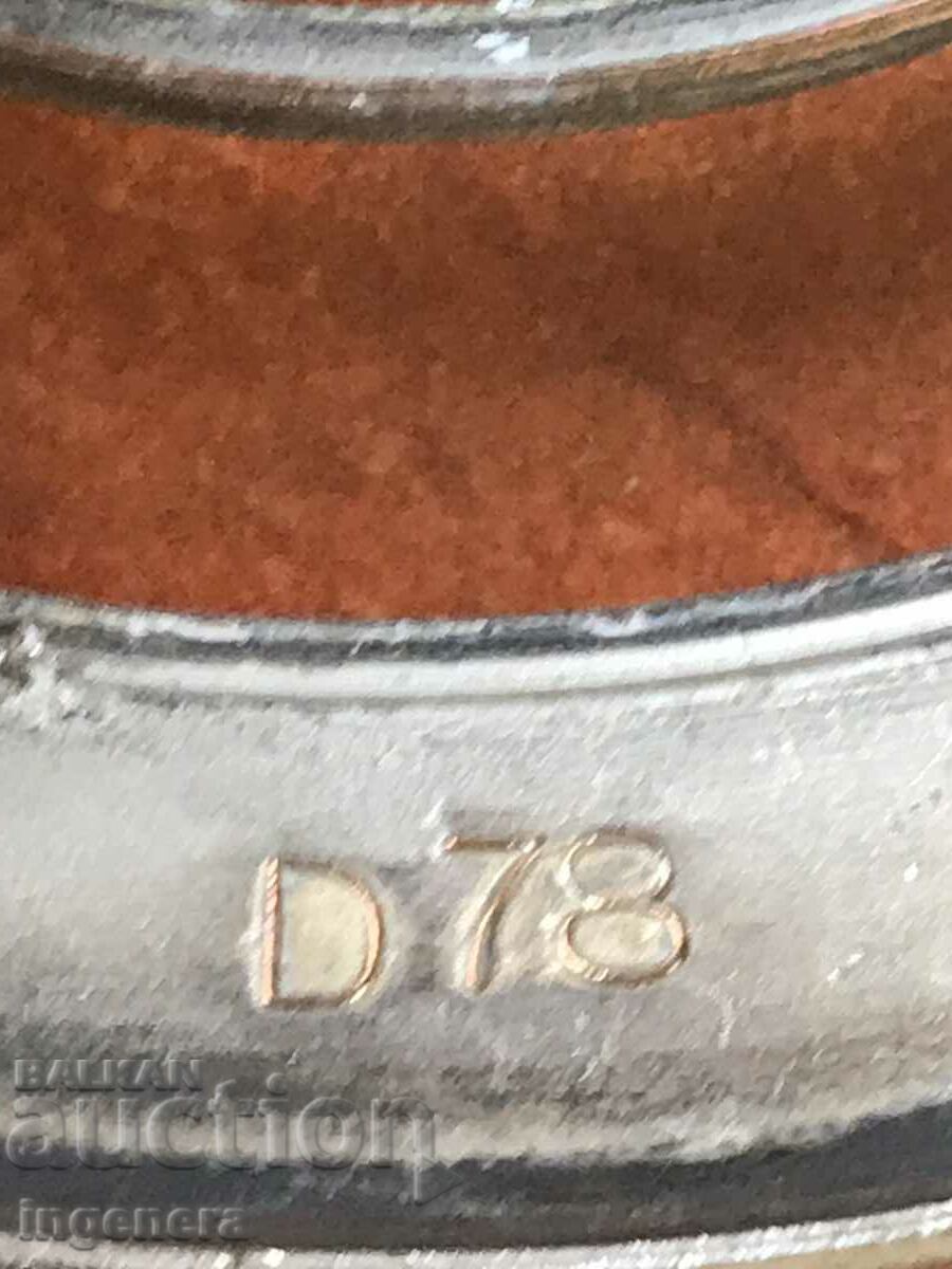 GRID DECORATIVE COLORED METAL ORNAMENTS - 6 GRID DECORATIVE COLORED METAL ORNAMENTS - 6