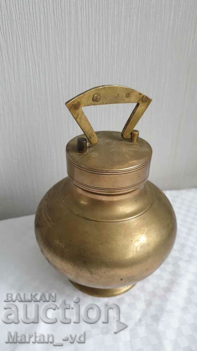 Стар индуиски религиозин месингов съд за вода с цена 80.00 лв. | € 40.90 Стар индуиски религиозин месингов съд за вода с цена 80.00 лв. | € 40.90