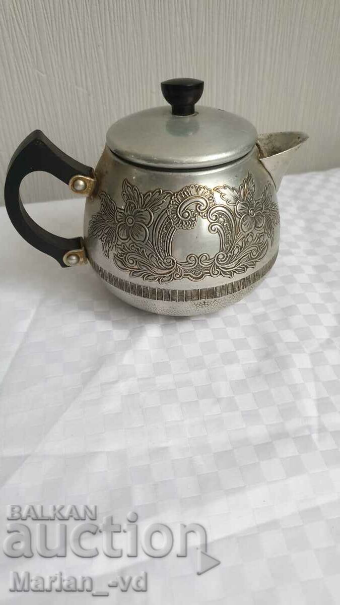 Доставка на Малък английски алуминиев чайник Доставка на Малък английски алуминиев чайник