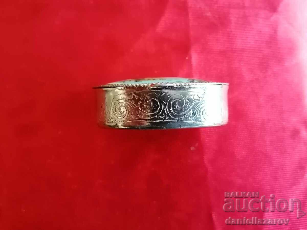 Delivery of Old Pill Box, Snuff "VENICE"