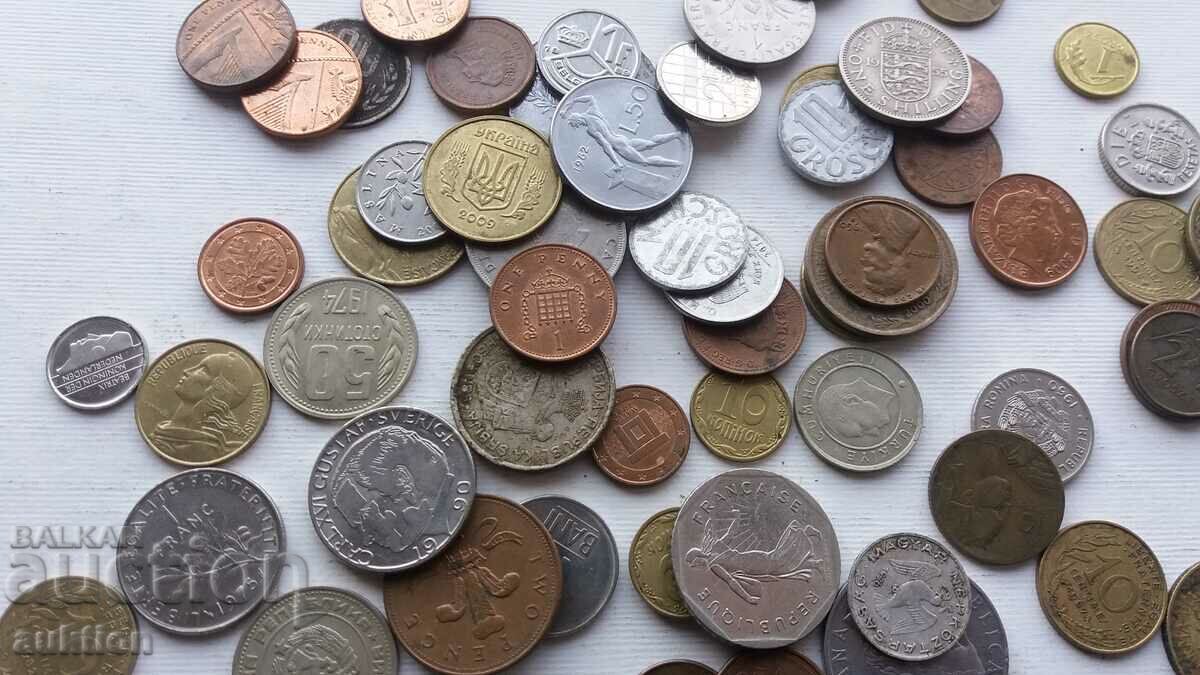 A COLLECTION OF 70 COINS FROM AROUND THE WORLD - 5 A COLLECTION OF 70 COINS FROM AROUND THE WORLD - 5