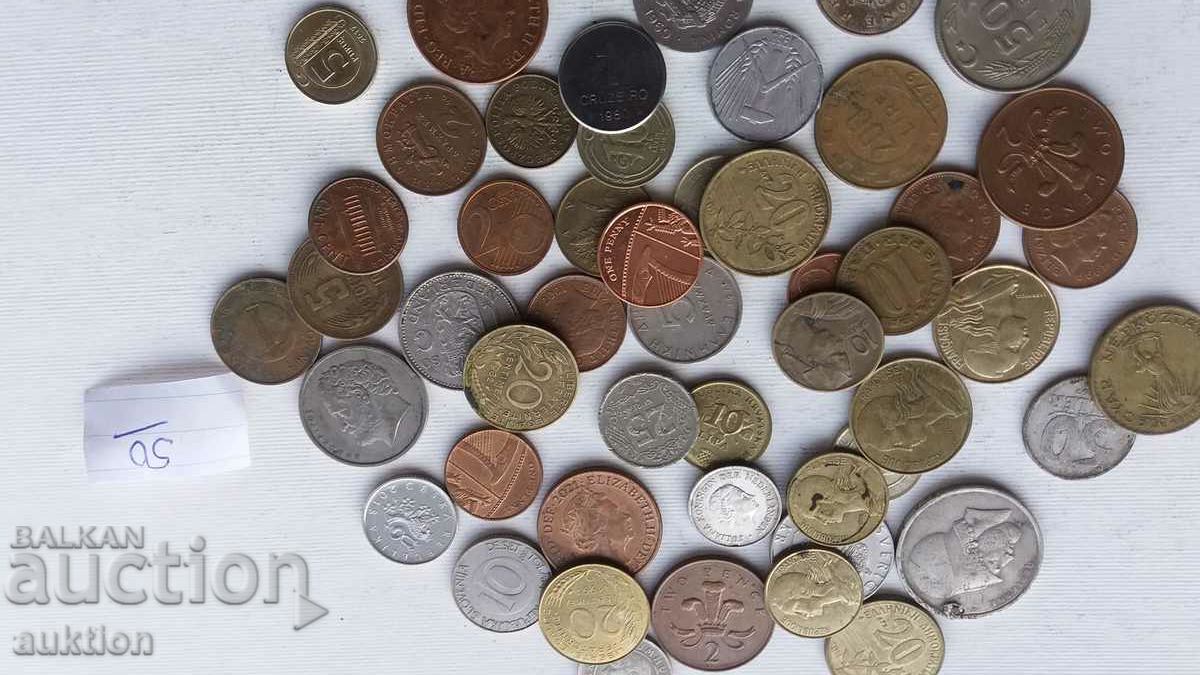 A COLLECTION OF 50 COINS FROM AROUND THE WORLD - 6 A COLLECTION OF 50 COINS FROM AROUND THE WORLD - 6