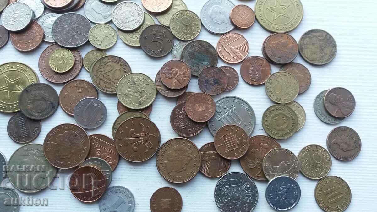 A COLLECTION OF 100 COINS FROM AROUND THE WORLD - 6