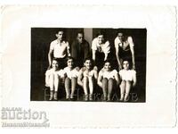 1939 OLD PHOTO CARNOBATE PHOTO PUZZLE SPORTS TROOP G432