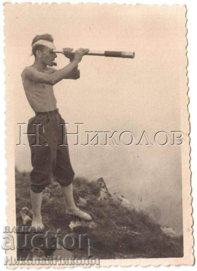 SMALL OLD PHOTO PIRATE NAKED TO THE CROSS G434