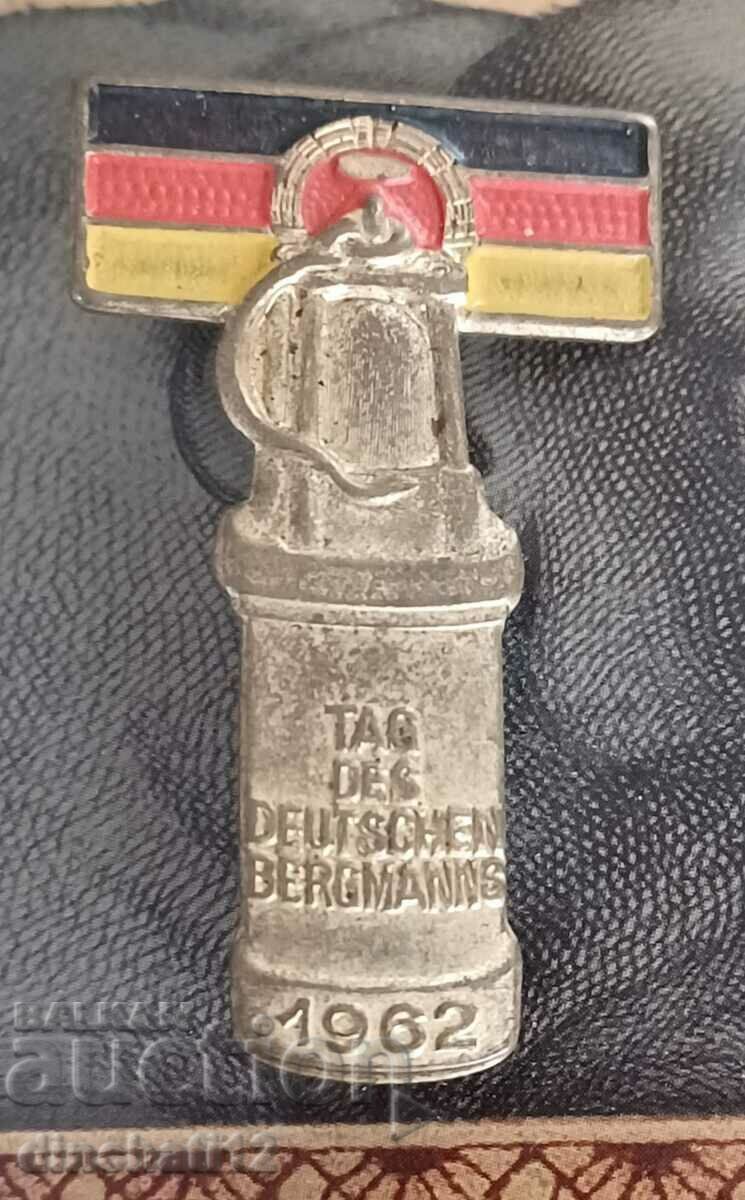 Delivery of MINOR'S LAMP. MINA MINOR 1962 Germany Delivery of MINOR'S LAMP. MINA MINOR 1962 Germany