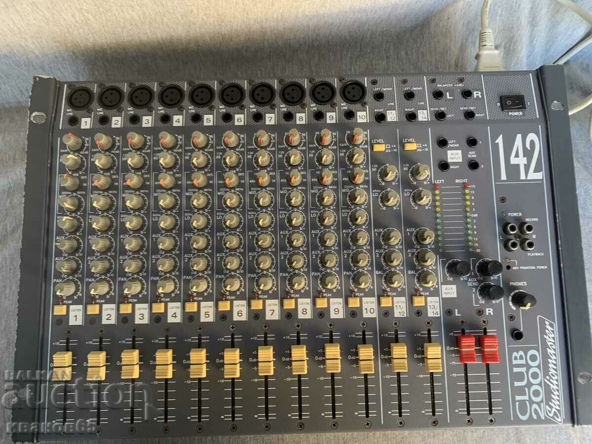 Studiomaster Club 2000 142 mixer