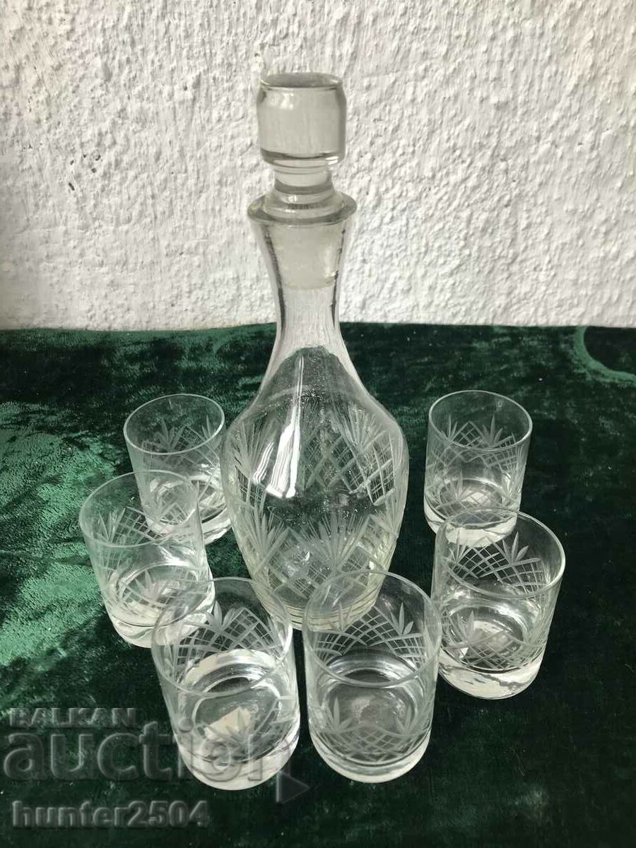 Чашки и гарафа- руски кристал