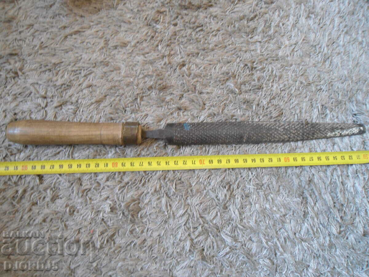 Delivery of Old woodworking saw, half round Delivery of Old woodworking saw, half round