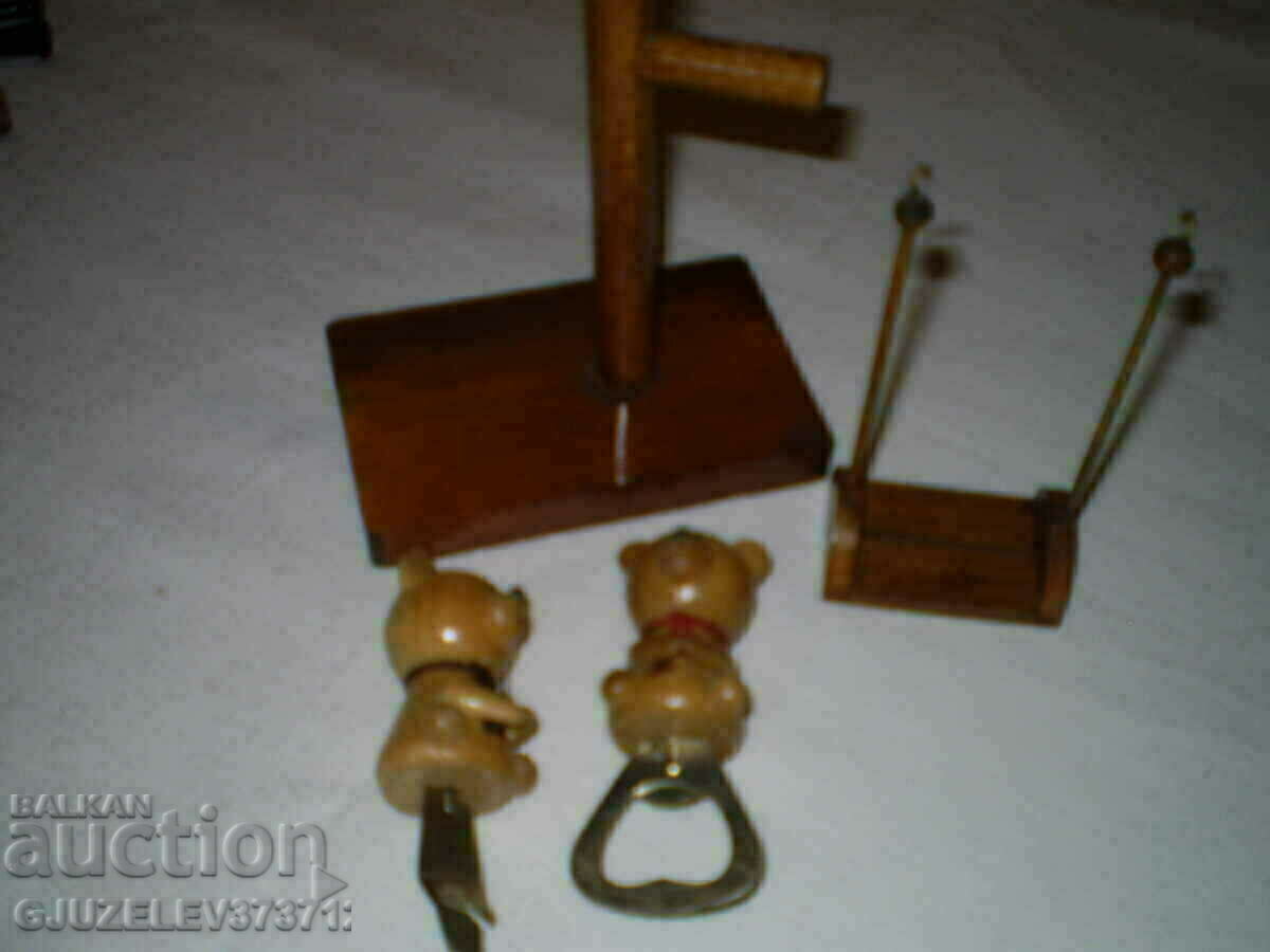 Παράδοση Ρετρό ξύλινη βάση ανοιχτήρι αρκούδας Παράδοση Ρετρό ξύλινη βάση ανοιχτήρι αρκούδας