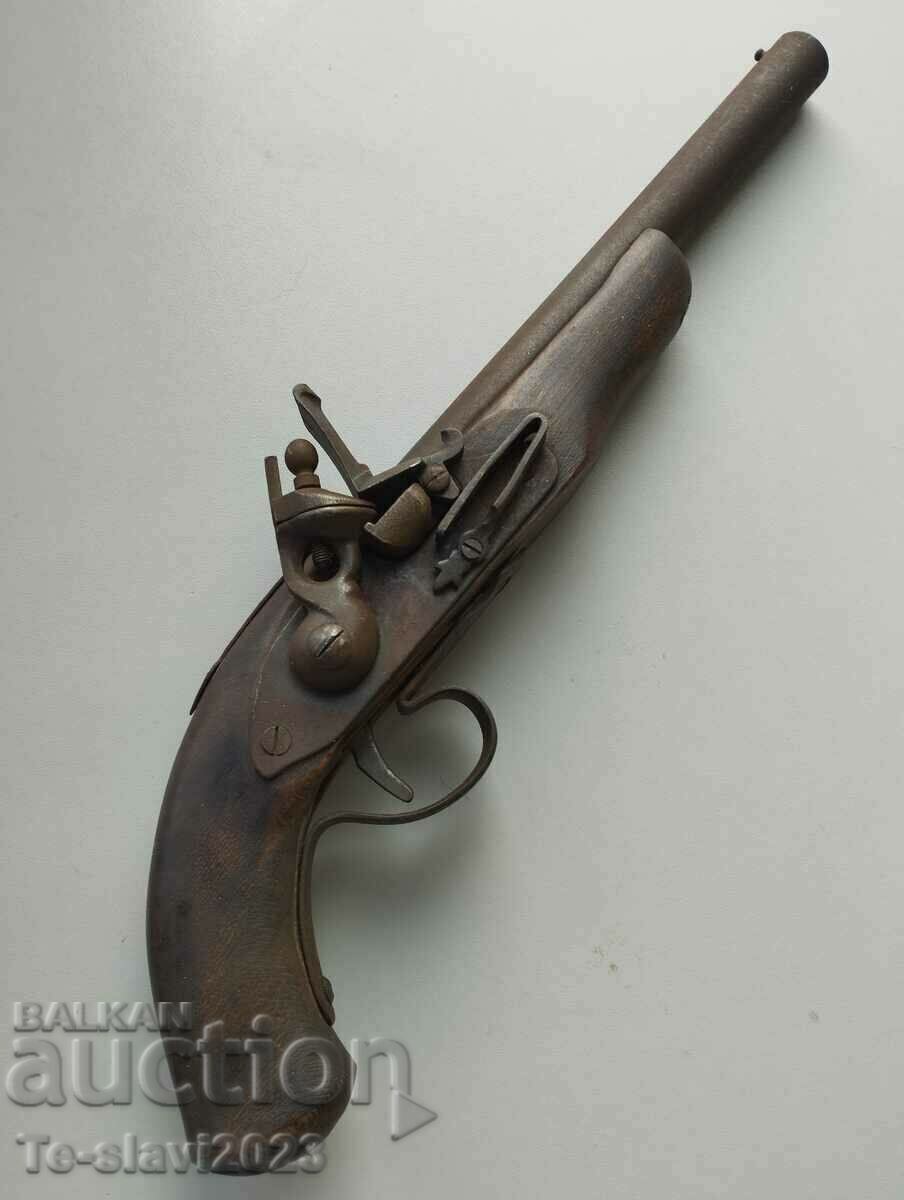 Стара Реплика на Кремъчен пистолет