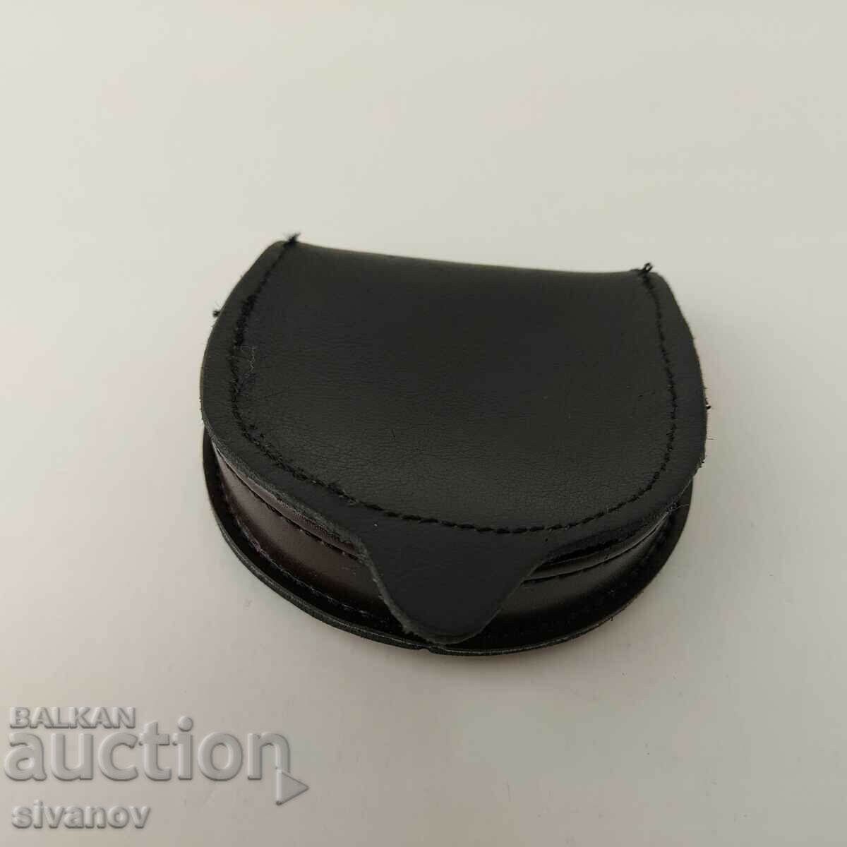 Leather Horseshoe Coin Wallet with Coin Tray #5453 with price 14.99 BGN | € 7.66 Leather Horseshoe Coin Wallet with Coin Tray #5453 with price 14.99 BGN | € 7.66