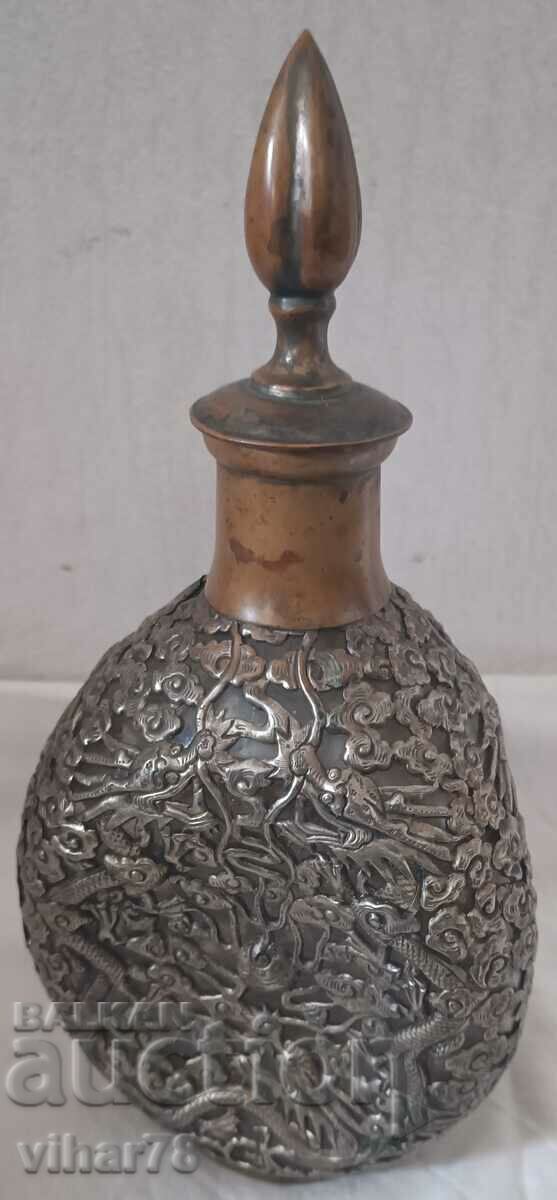 Античен китайски посребрен бронзов стъклен декантер за уйски