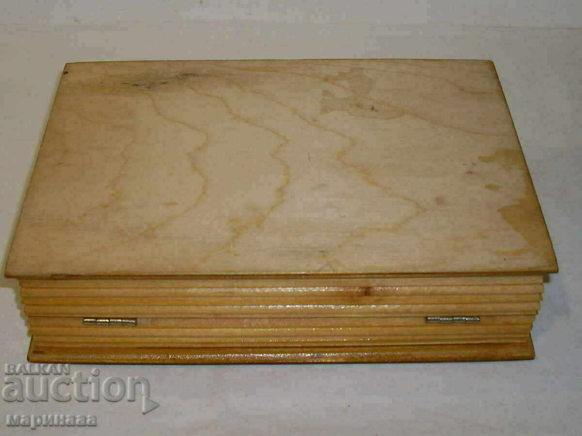 A BOX. WOOD CARVING. USSR. UKRAINE - 5 A BOX. WOOD CARVING. USSR. UKRAINE - 5