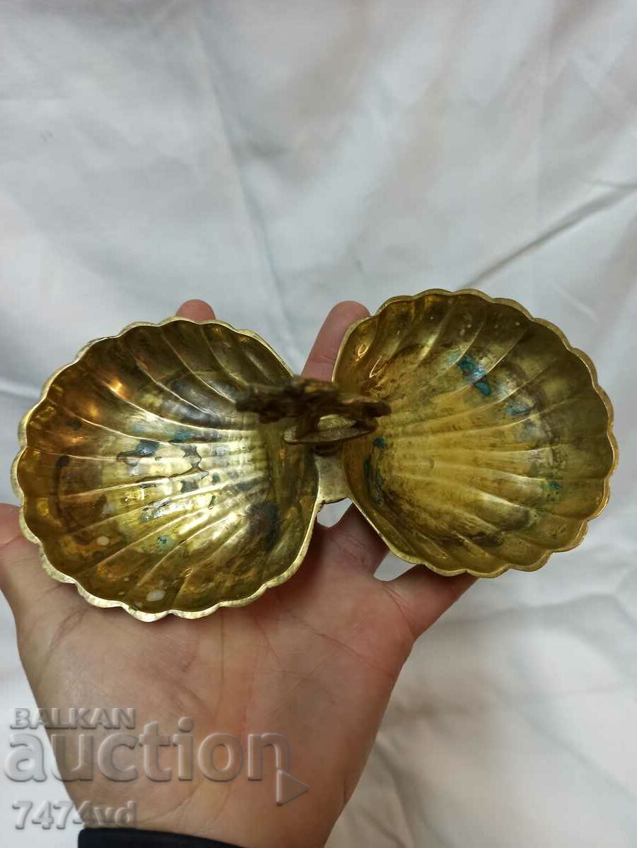 BRONZE VESSEL WITH HORSEMAN with price 20.00 BGN | € 10.23 BRONZE VESSEL WITH HORSEMAN with price 20.00 BGN | € 10.23