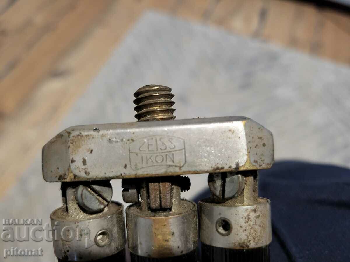 Trepied antic trepied ZEISS IKON cu preț 150.00 BGN | € 76.69 Trepied antic trepied ZEISS IKON cu preț 150.00 BGN | € 76.69