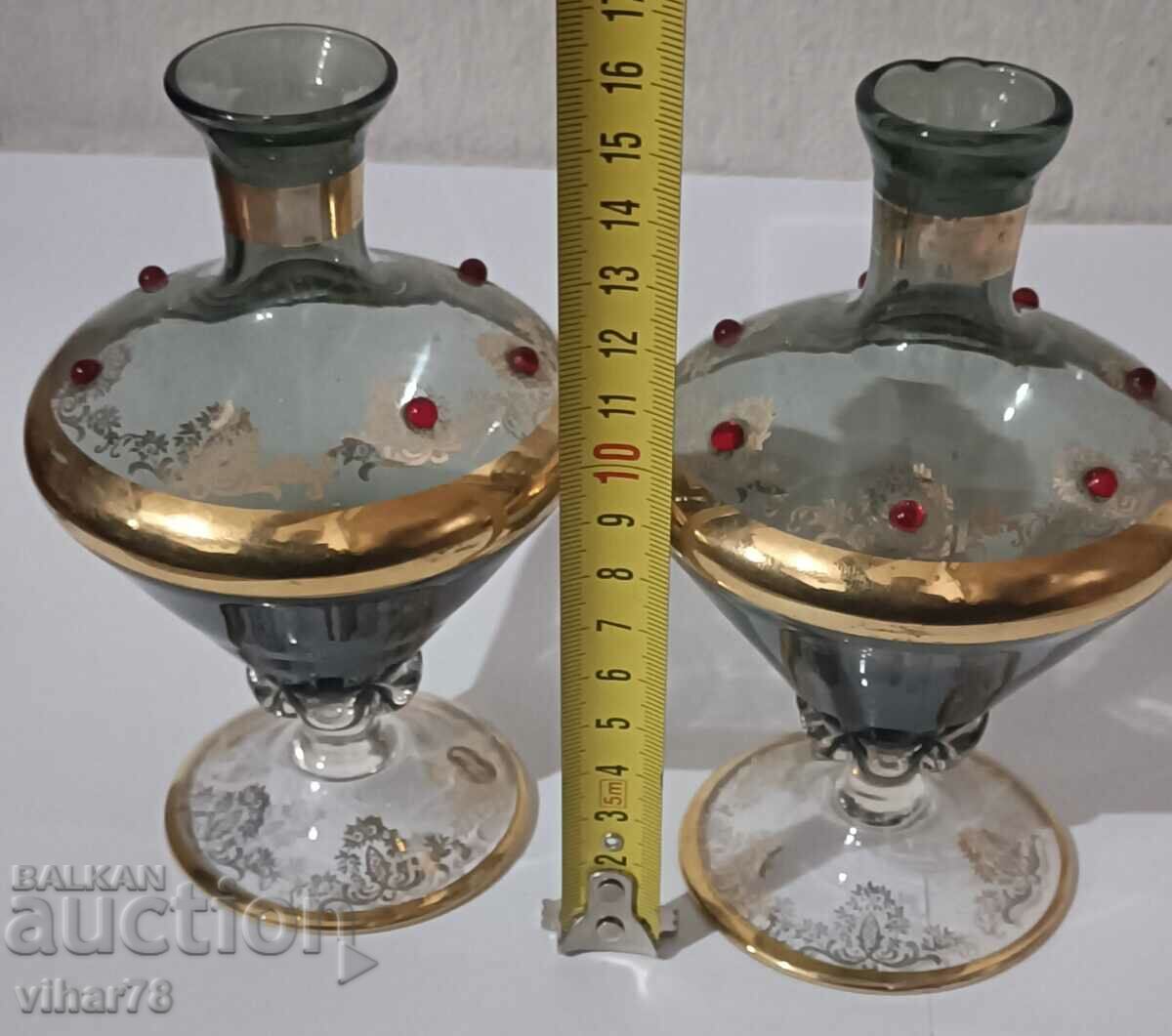 Auction Lot of two vases Auction Lot of two vases