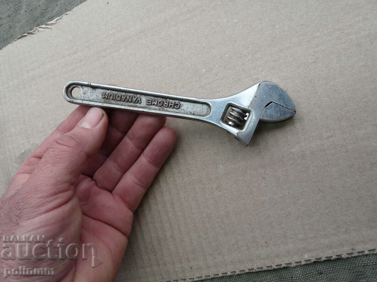 Delivery of Old Dutch wrench - small size Delivery of Old Dutch wrench - small size