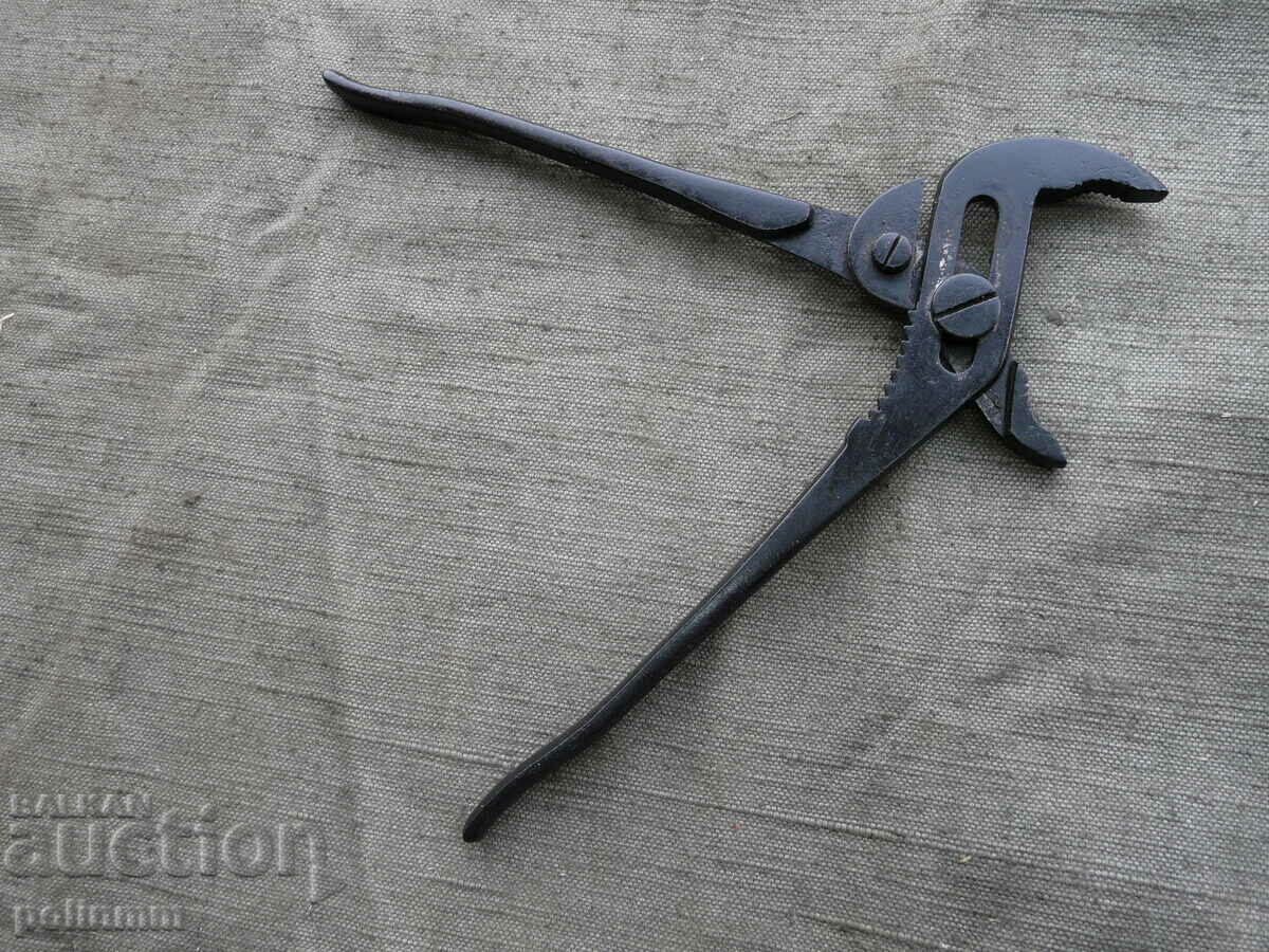 Old German Garg Pliers D.R.P. with price 25.00 BGN | € 12.78 Old German Garg Pliers D.R.P. with price 25.00 BGN | € 12.78