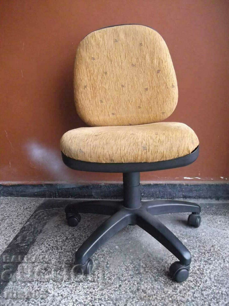 Καρέκλα γραφείου - 1