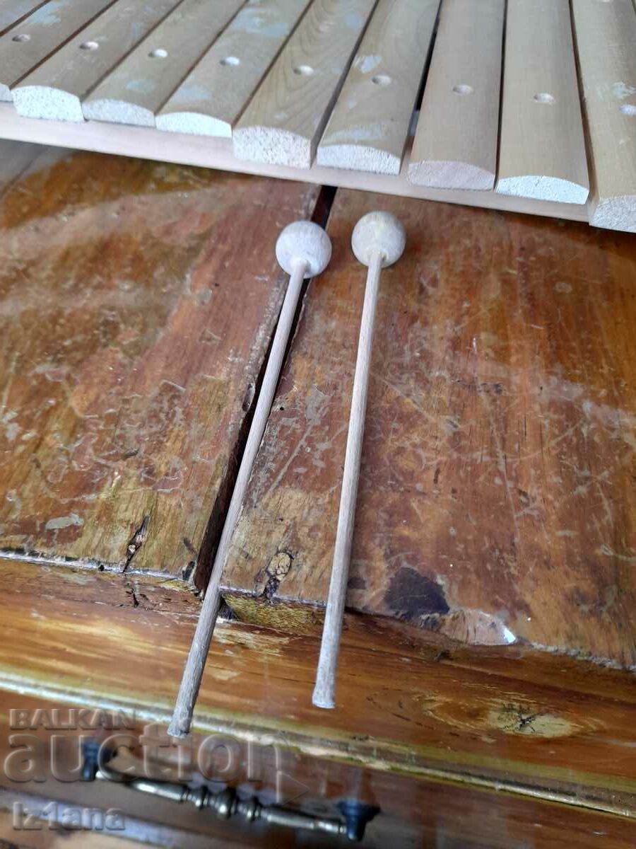 Delivery of Old children's musical instrument Xylophon Delivery of Old children's musical instrument Xylophon