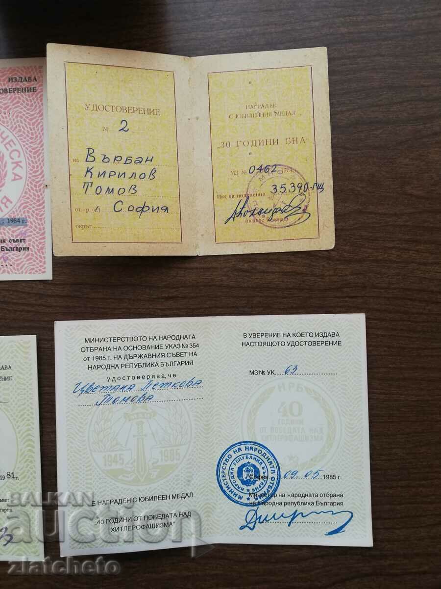 Lot of medal and ID booklets - 5 Lot of medal and ID booklets - 5