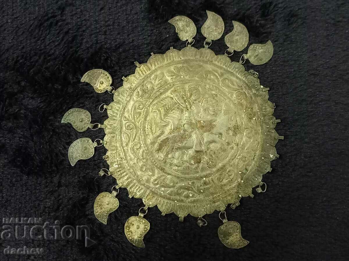 RENAȘTEREA ARGINTĂ FORJATĂ TEPELAK ST. GEORGI poartă costum