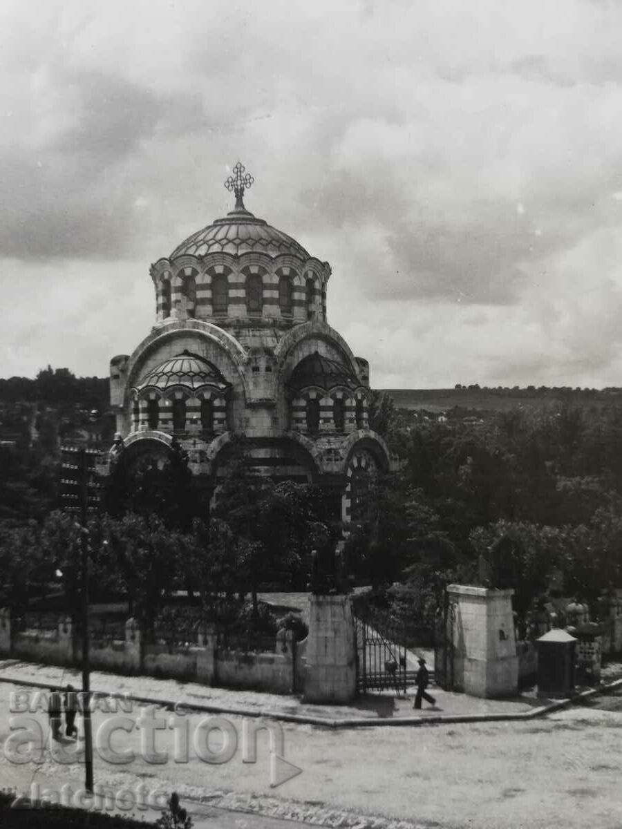 Postcard Kingdom of Bulgaria - Pleven, mausoleum with price 20.00 BGN | € 10.23