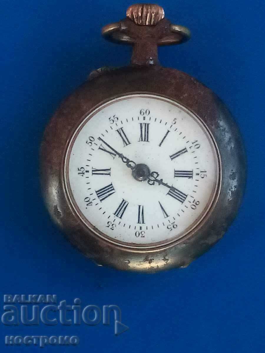 Дамски джобен часовник за  части или реставрация - A 1375