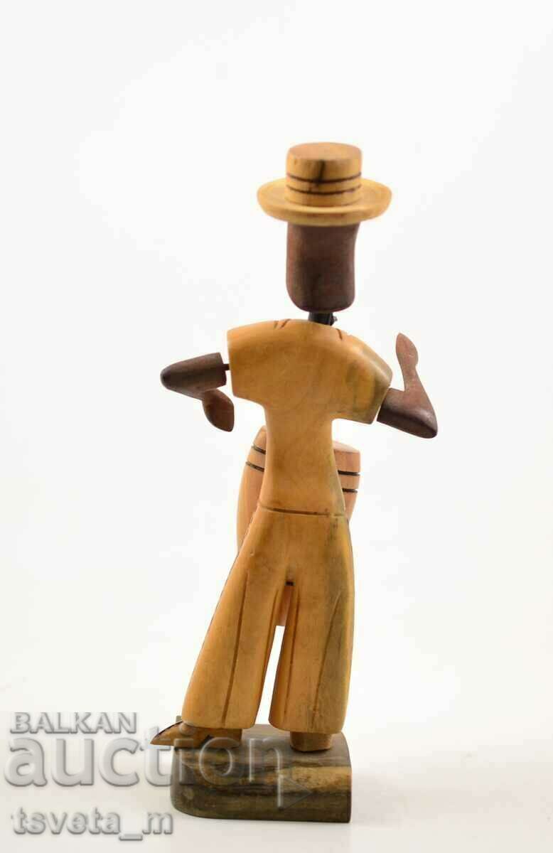Livrarea Figurine vintage din lemn lucrate manual