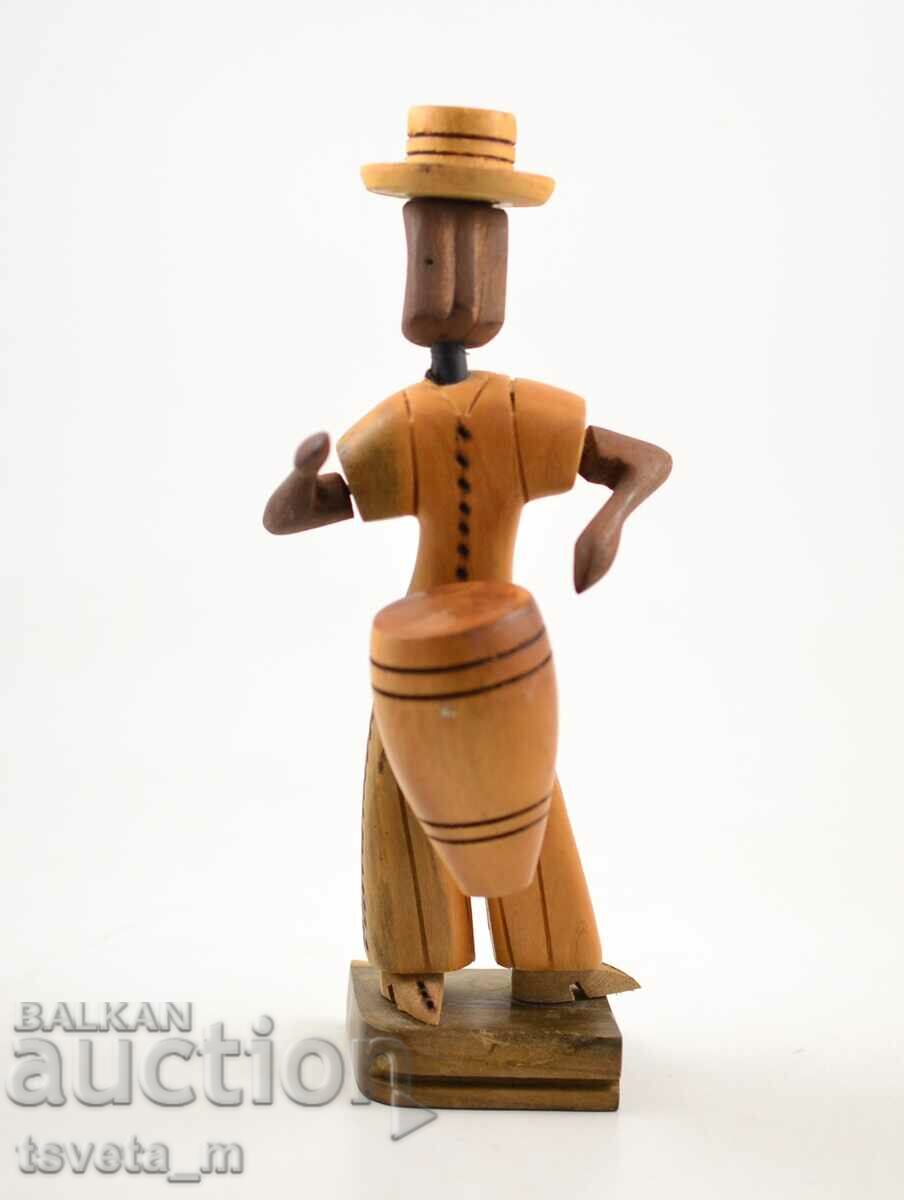 Figurine vintage din lemn lucrate manual