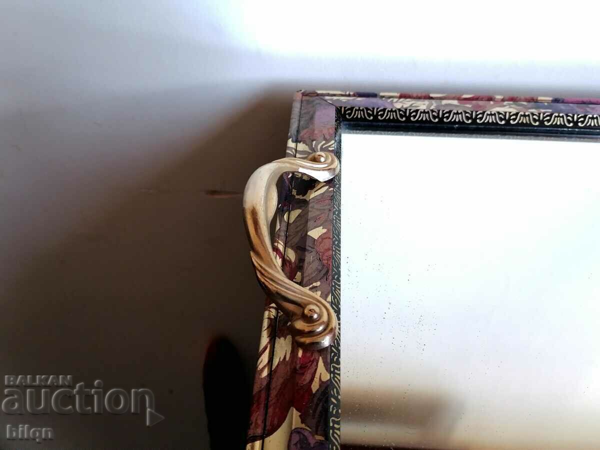 Tavă cu oglindă grozavă cu preț 29.98 BGN | € 15.33 Tavă cu oglindă grozavă cu preț 29.98 BGN | € 15.33