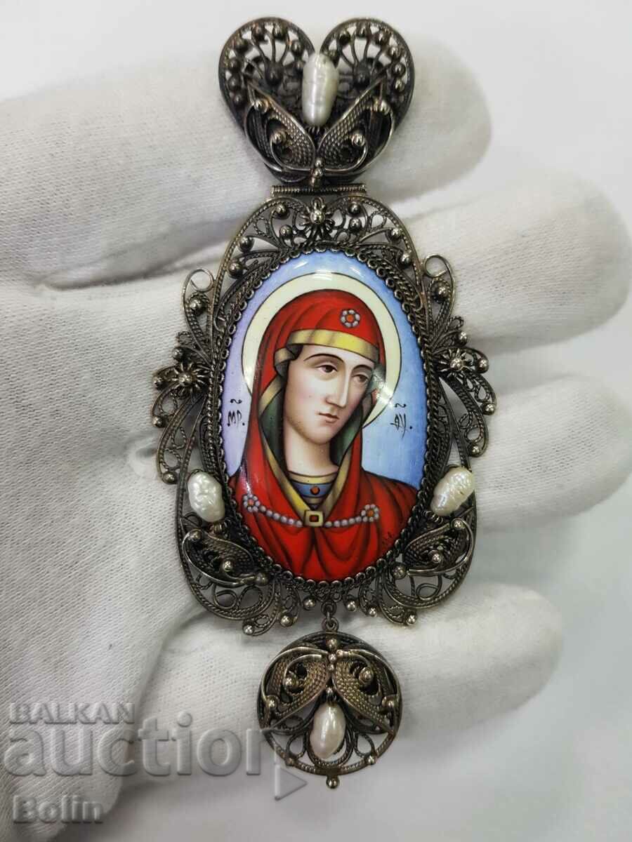 Красив живописен медальон, панагия, икона Дева Мария