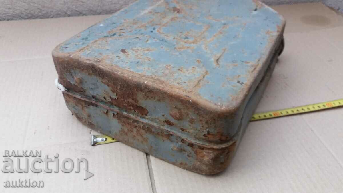 Auction METAL CAN FOR FUEL - 10 LITERS Auction METAL CAN FOR FUEL - 10 LITERS