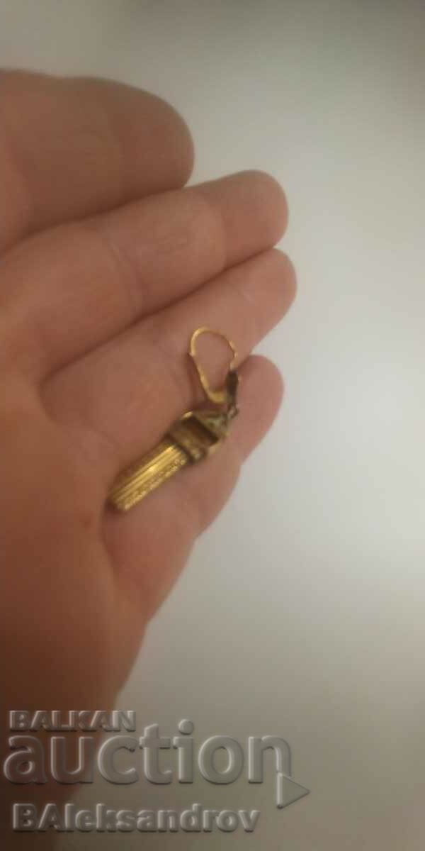 Delivery of Old gold plated earrings Delivery of Old gold plated earrings